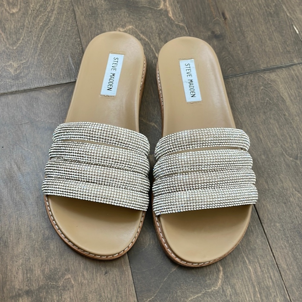 NWOT - Steve Madden sandals/slides - size 6